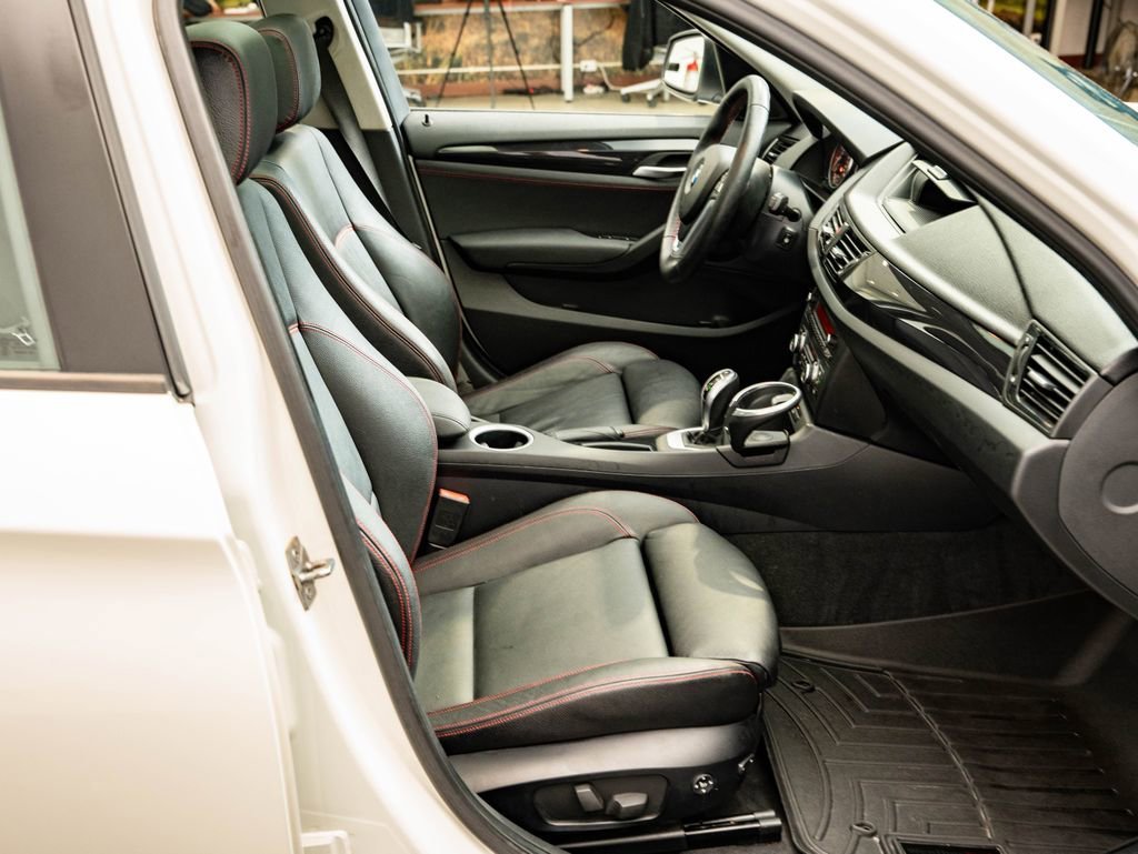 Used 2014 Alpine White BMW xDrive28i image 22