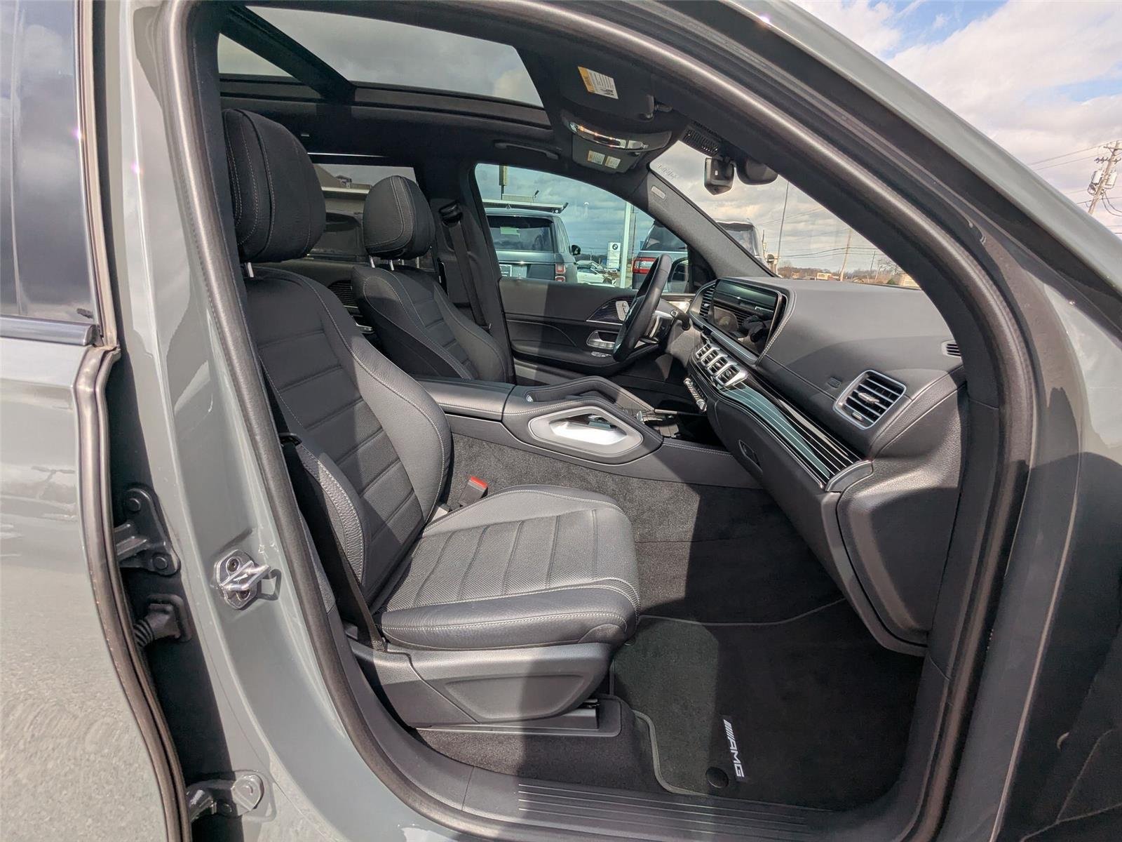 Used 2025 MANUFAKTUR Signature Silicon Grey Mercedes-Benz GLS 450 image 36
