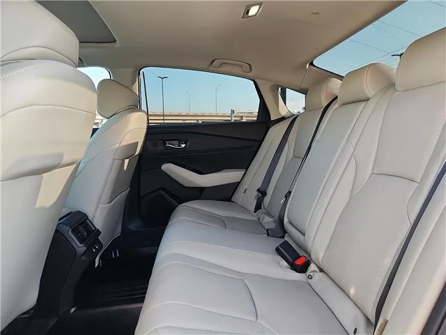 Used 2025 White Honda Touring image 8
