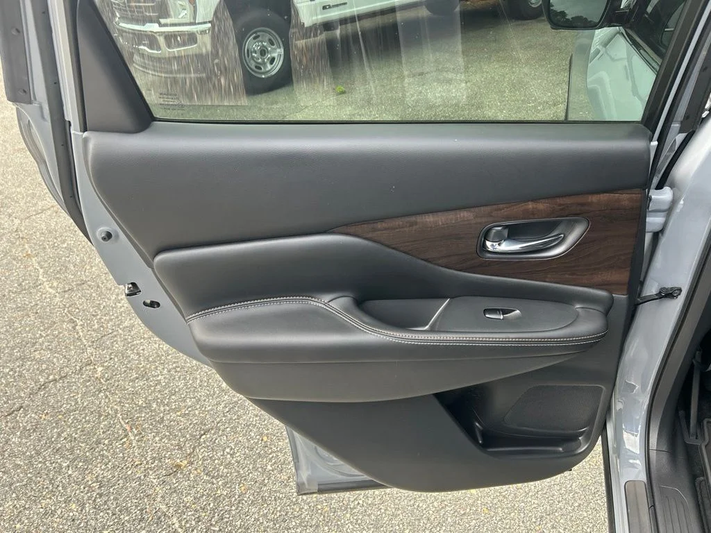 Used 2021 Gray Nissan Platinum image 26