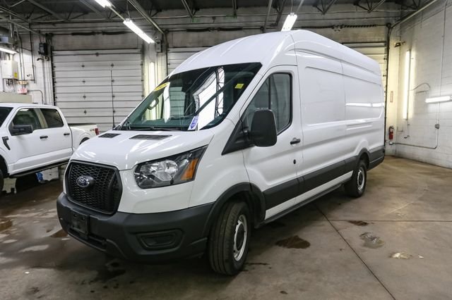 Used 2025  Ford Base image 5