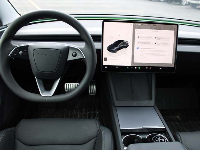 Used 2024  Tesla Performance image 9