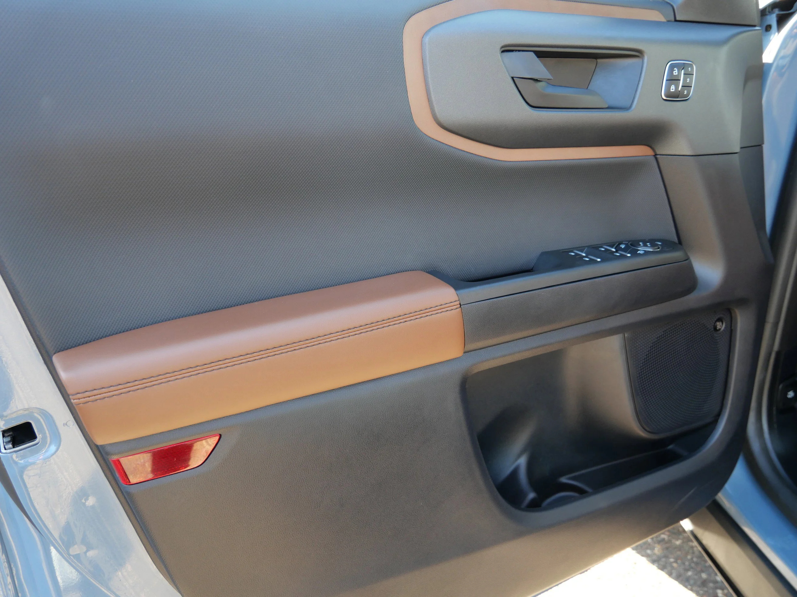 Used 2024 Azure Gray Metallic Ford Badlands image 11