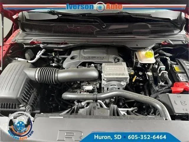 New 2026 Molten Red Pearl-Coat Exterior Paint RAM LARAMIE image 3