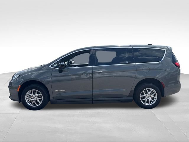 Used 2024 White Chrysler Touring image 2