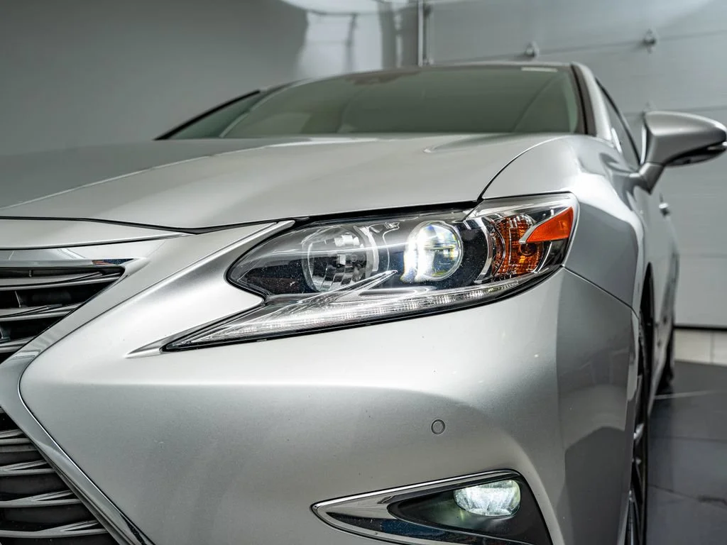 Used 2018 Silver Lexus 350 image 13