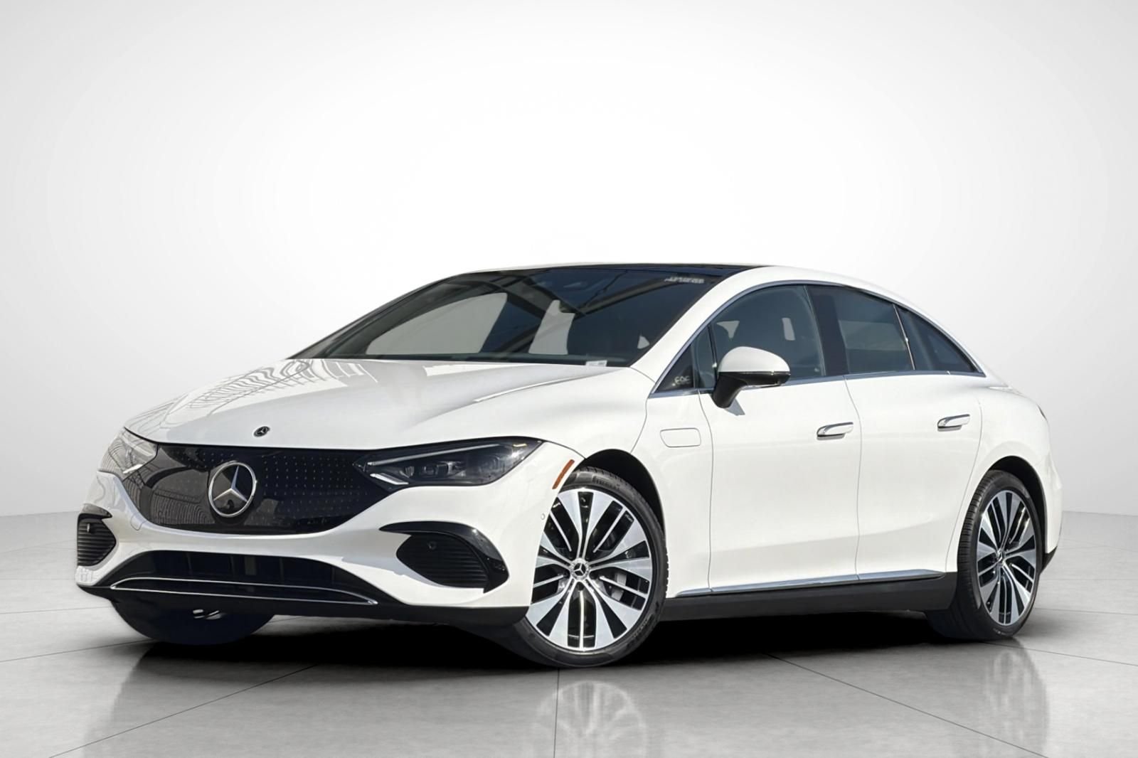 Certified Used 2023 White/off-white Mercedes-Benz 500 Sedan image 1