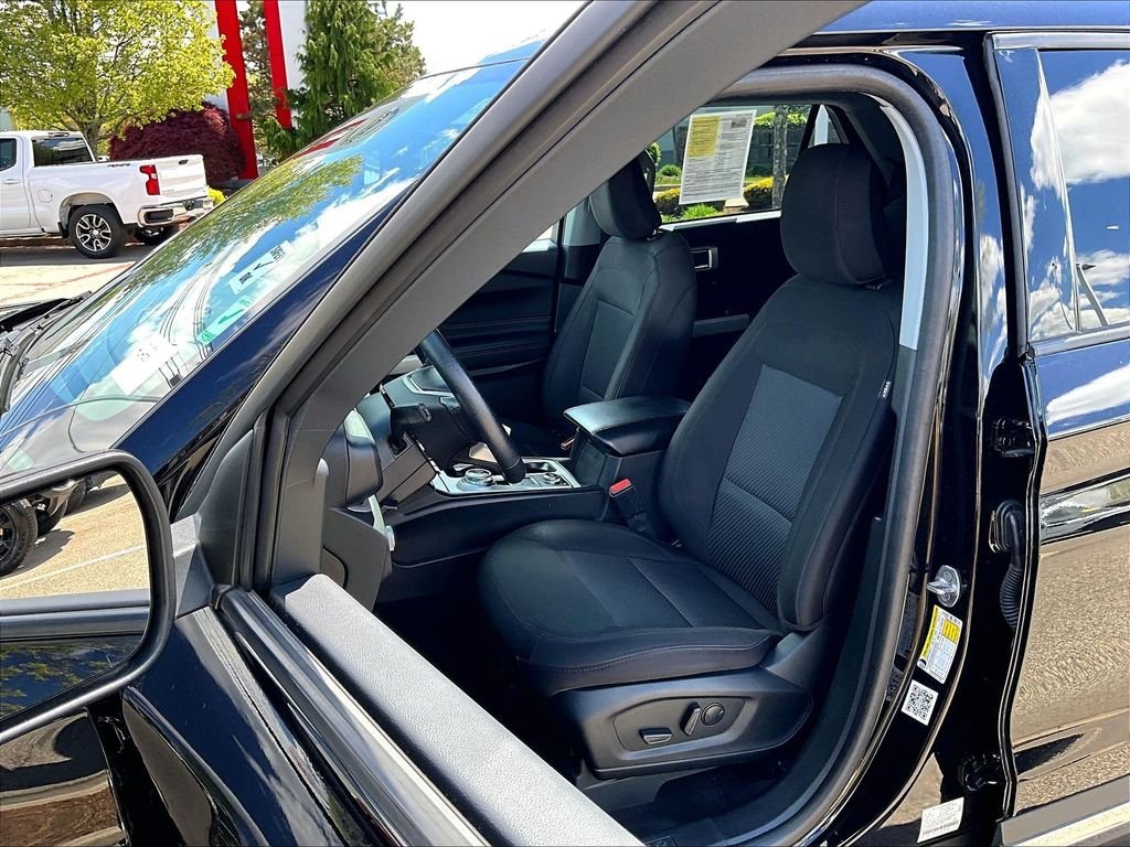 Used 2023 Black Ford XLT image 10