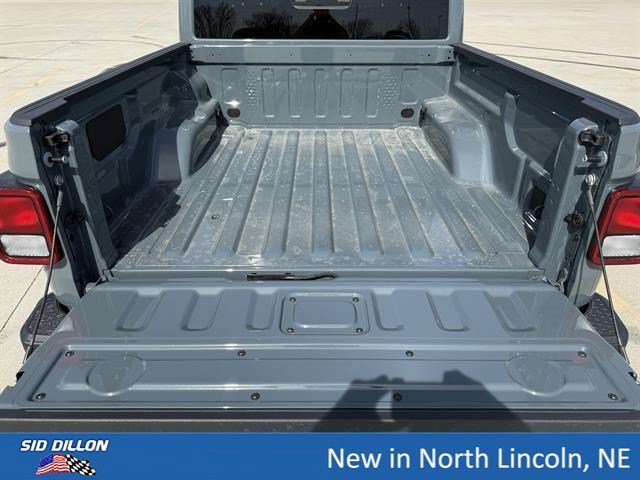 New 2026 Anvil Clear-Coat Exterior Paint Jeep Sahara image 7