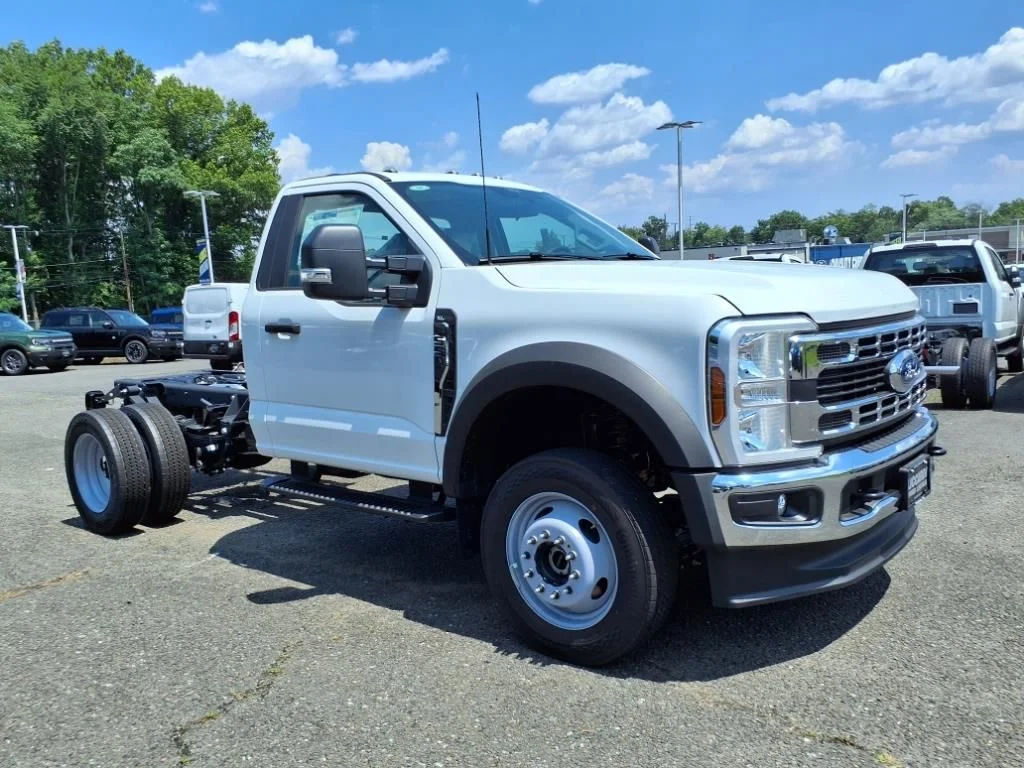 2025 Ford F-550 XL 4x4 Regular Cab 145-In DRW's photo