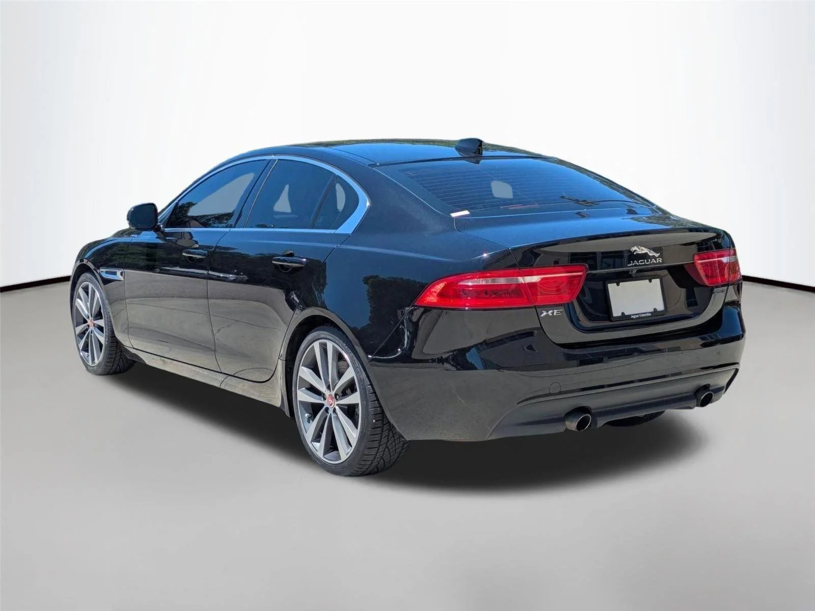 Used 2019 Narvik Black Jaguar 25t Prestige image 18