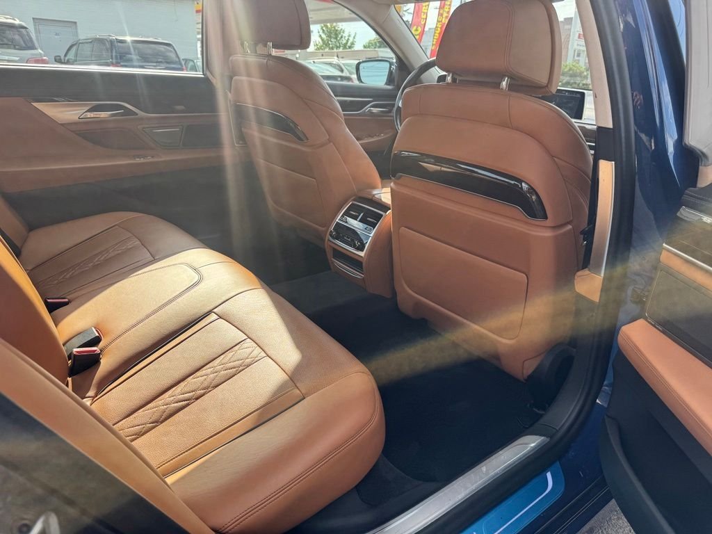 Used 2022 Blue BMW 750i xDrive image 29