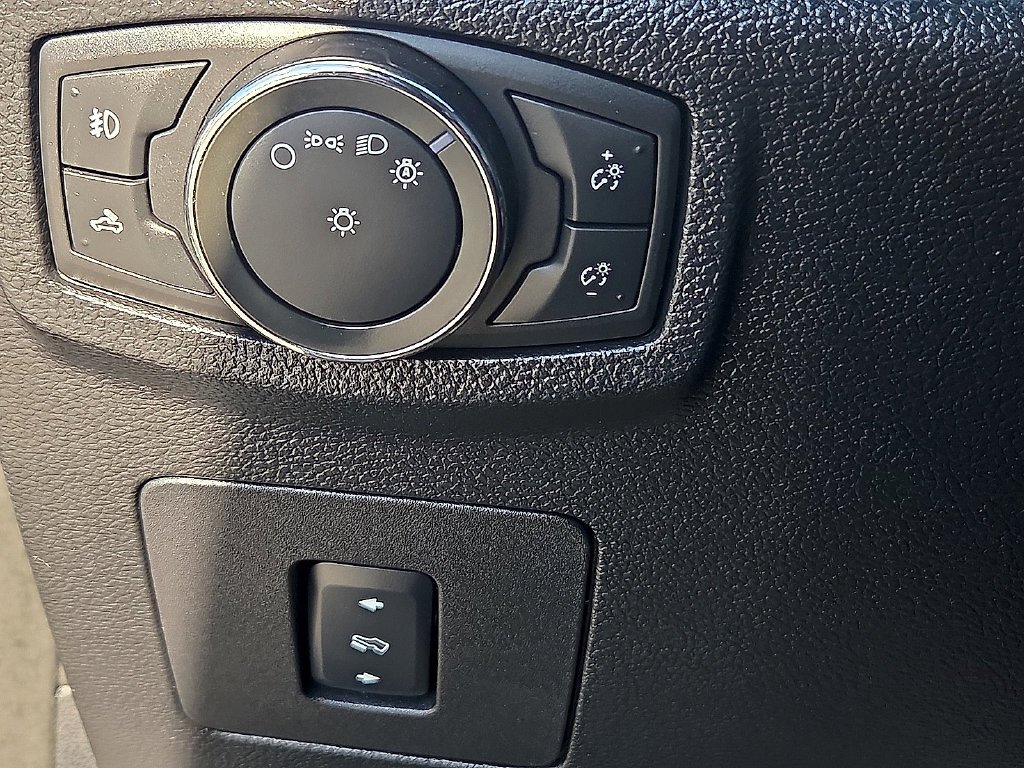 Used 2016 Black Ford Lariat image 19