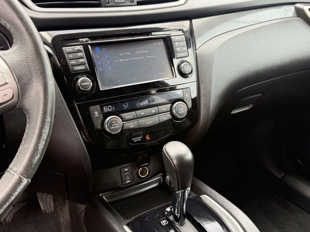 Used 2015 Midnight Jade Nissan SL image 13