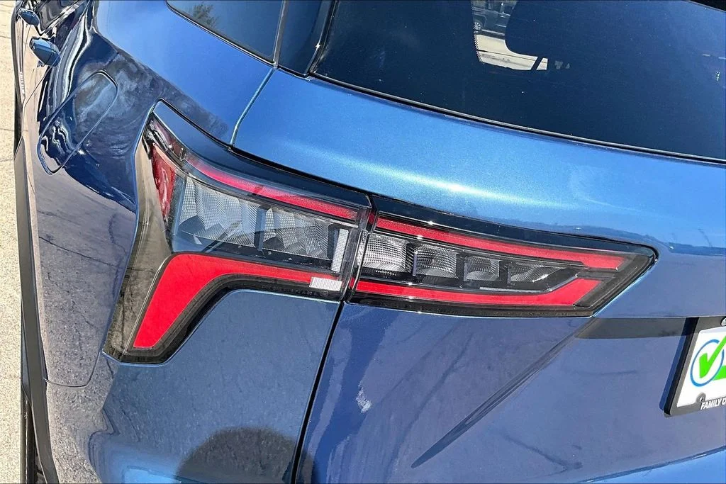 Used 2025 Blue Chevrolet LT image 26