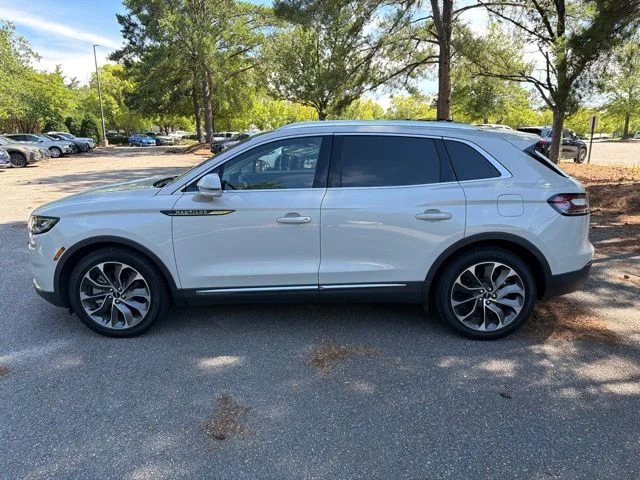Used 2021 White Lincoln Reserve image 2