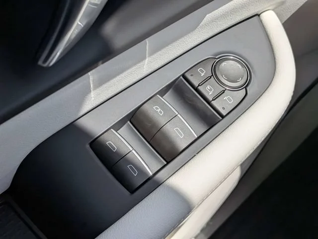 New 2026 Moonstone Gray Metallic Buick Avenir image 25