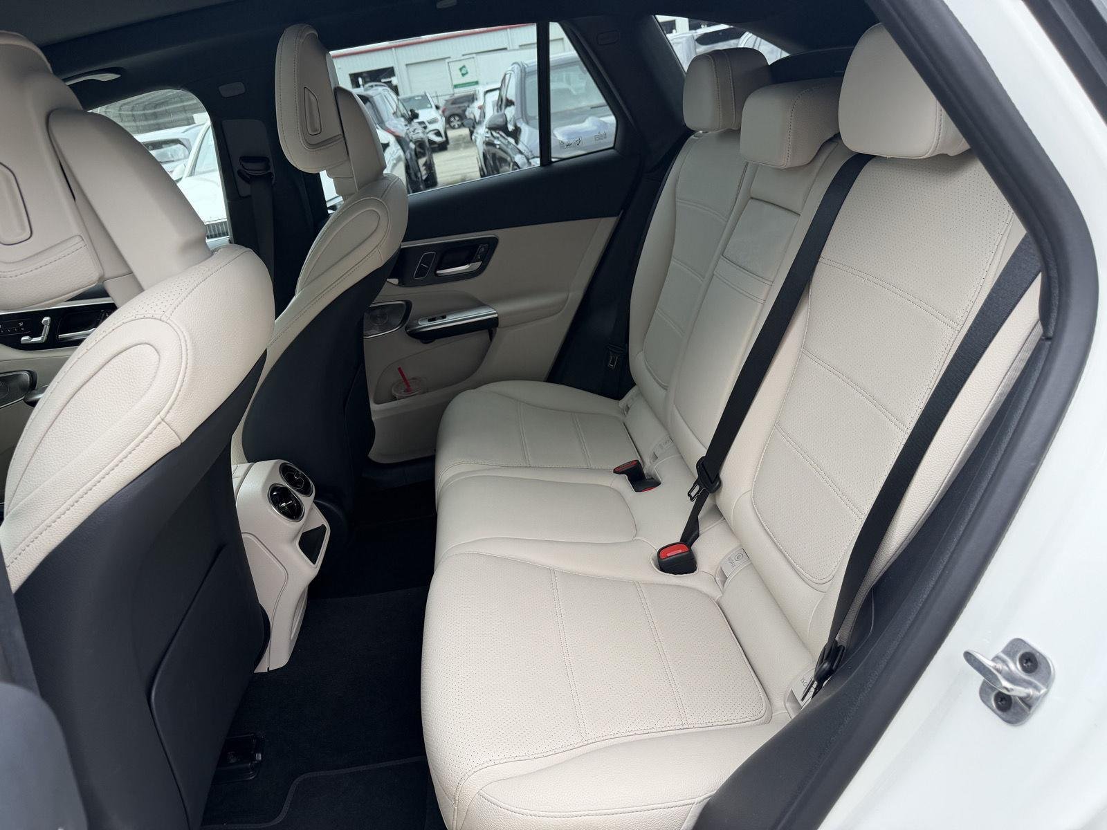 Certified Used 2026 Polar White Mercedes-Benz GLC 300 image 16