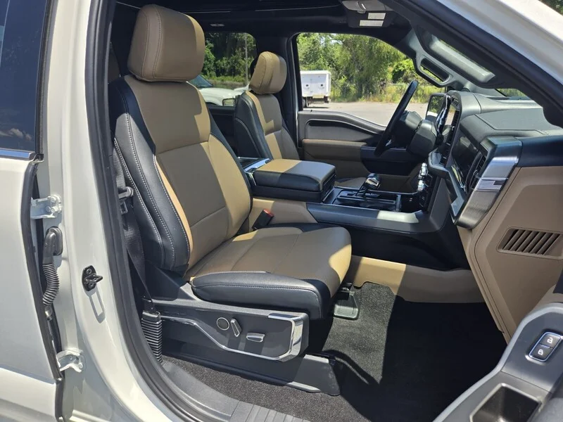 Used 2022 White Metallic FORD LARIAT 4WD SUPERCREW 5.5