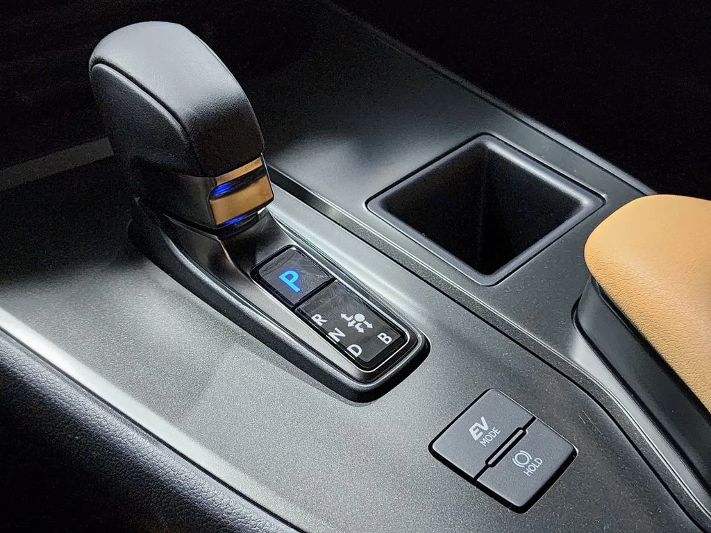 New 2026  Lexus 300h image 25