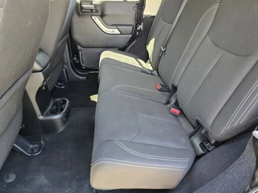 Used 2018 Black Clearcoat Jeep Sahara image 22