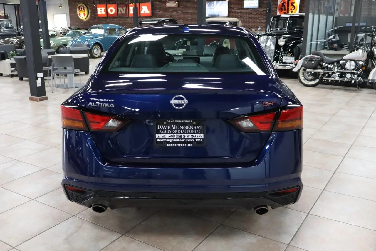 Used 2024 Deep Blue Pearl Nissan 2.5 SR image 5