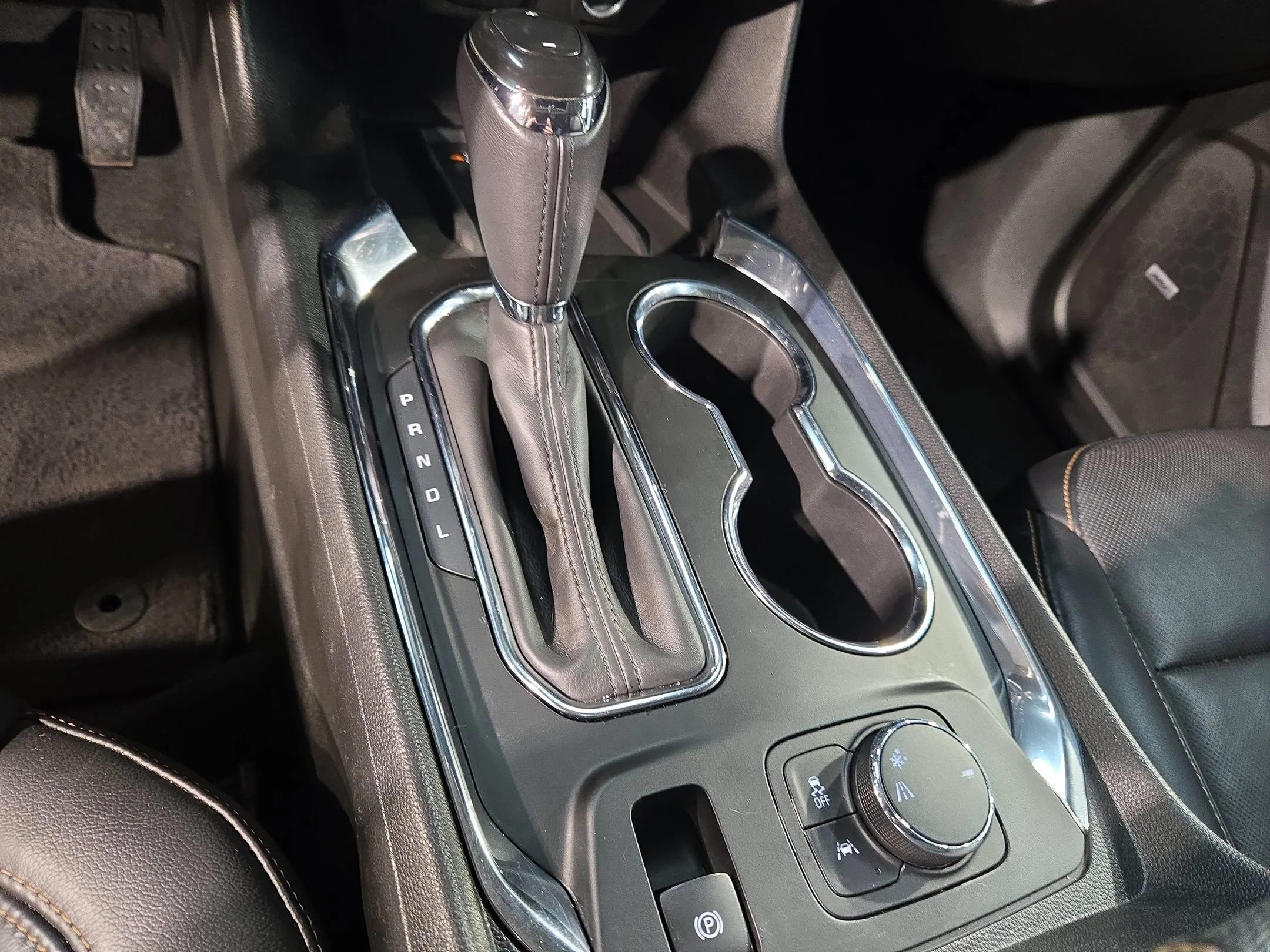 Used 2019 Summit White Chevrolet Premier image 33