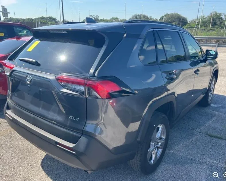 Used 2023 Silver Toyota XLE image 4