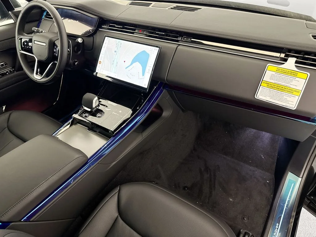 New 2026 Santorini Black Land Rover SE image 30