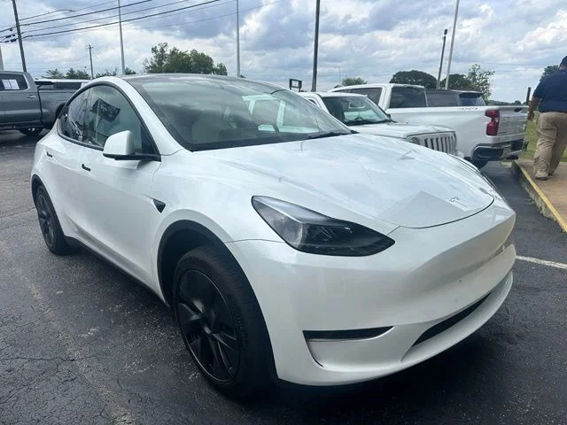 2025 Tesla Model Y Long Range Rear Wheel Drive's photo