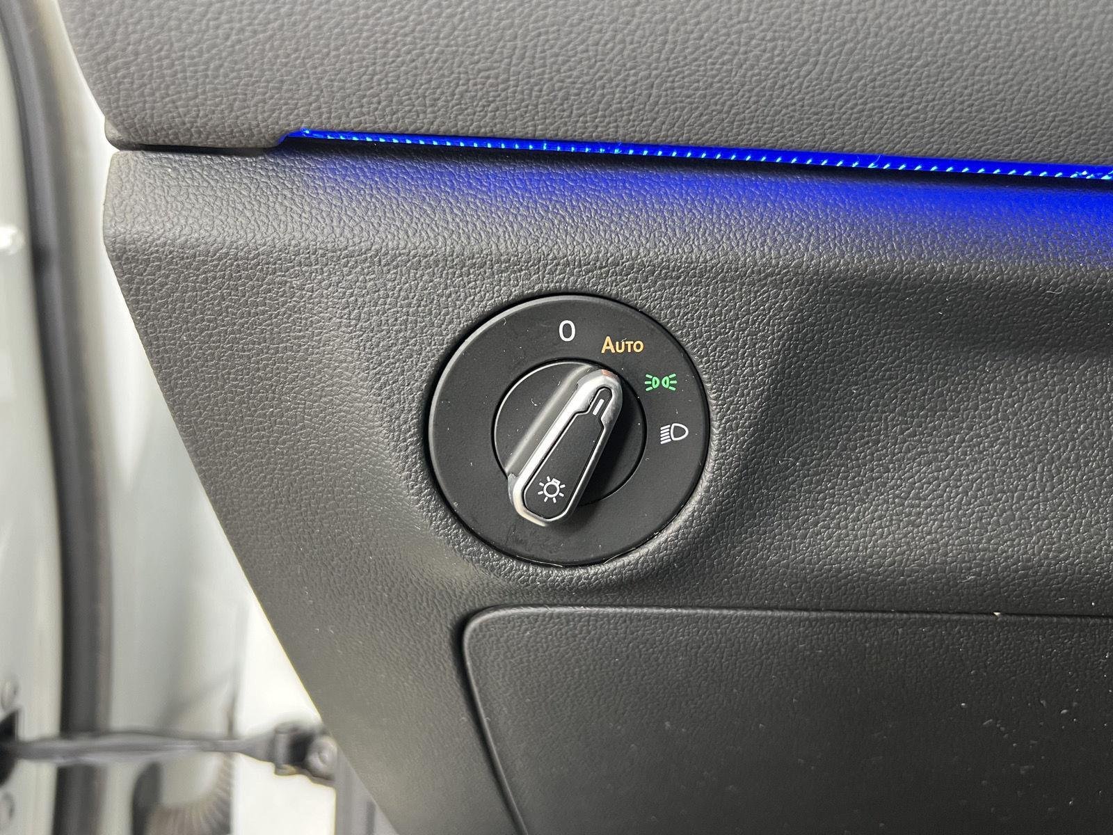 2025 Volkswagen Jetta SEL - Photo 14