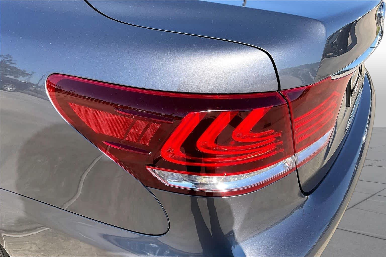 Used 2015 Nebula Gray Pearl Lexus  image 27