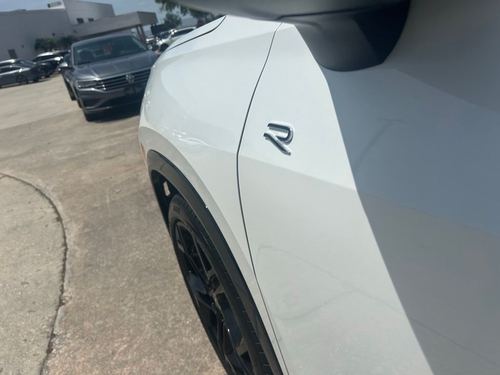 New 2026 White/off-white Volkswagen SE R-Line Black image 29