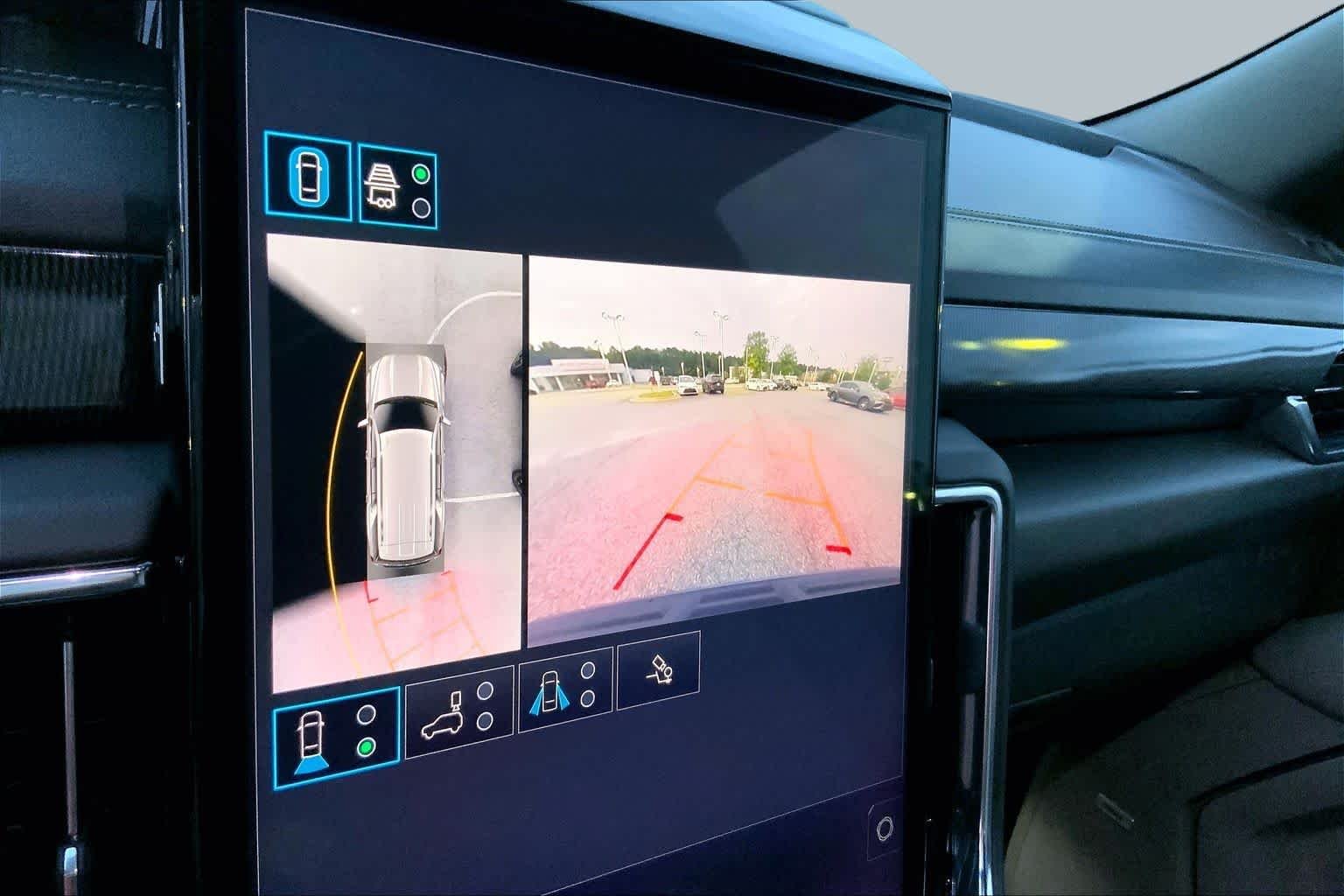 Used 2025 Downpour Metallic GMC Elevation image 28