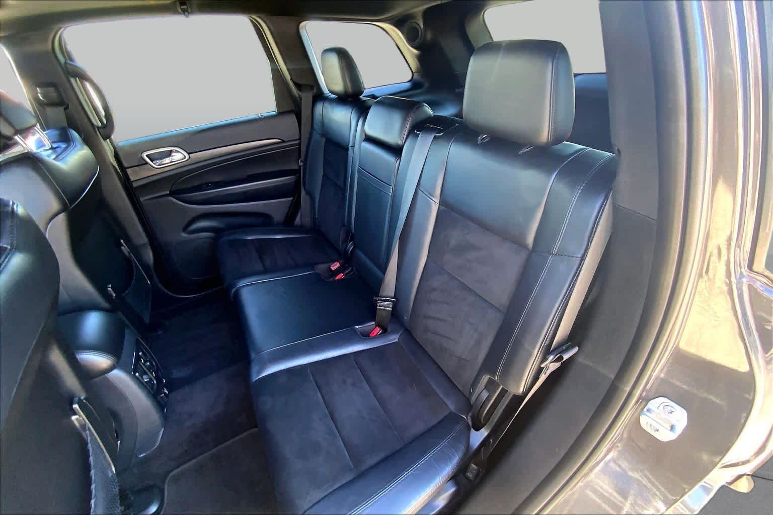 Certified Used 2018 Granite Crystal Metallic Clearcoat Jeep Altitude image 19