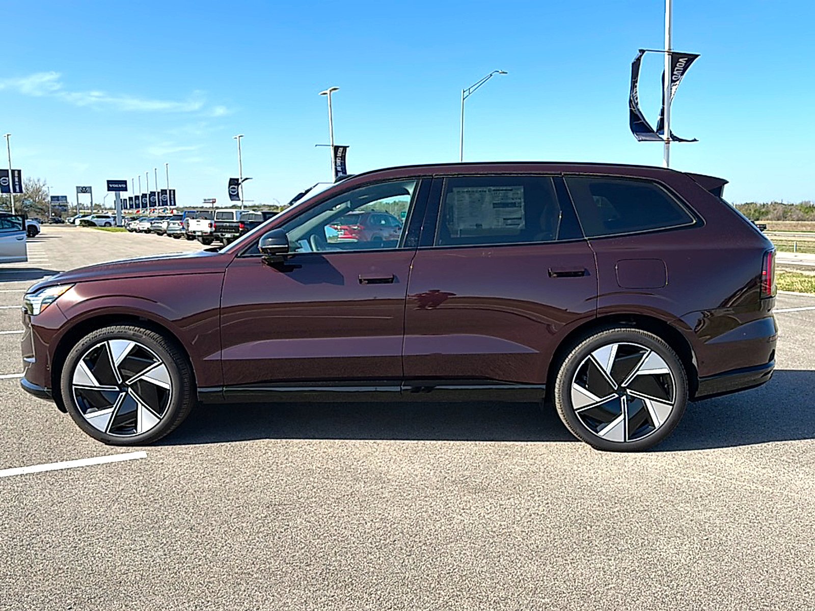 New 2025 Mulberry Red Volvo Ultra image 5