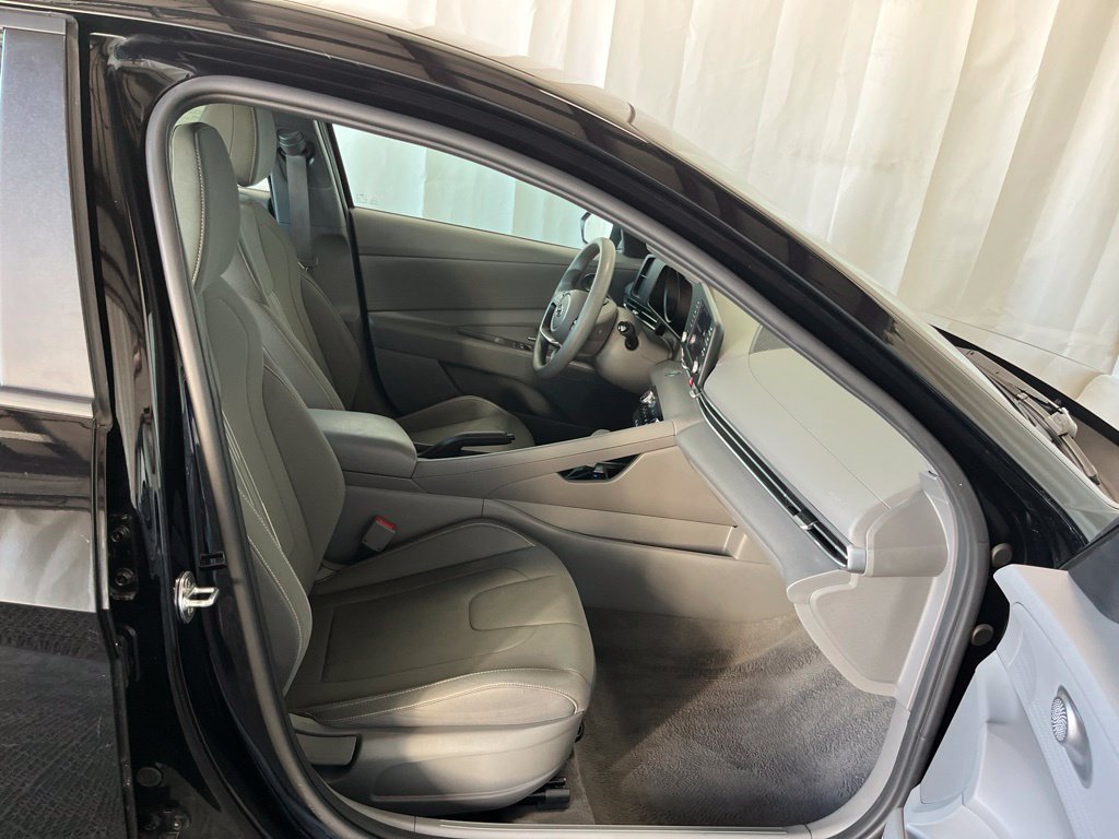 Used 2021 Black Hyundai SEL image 19