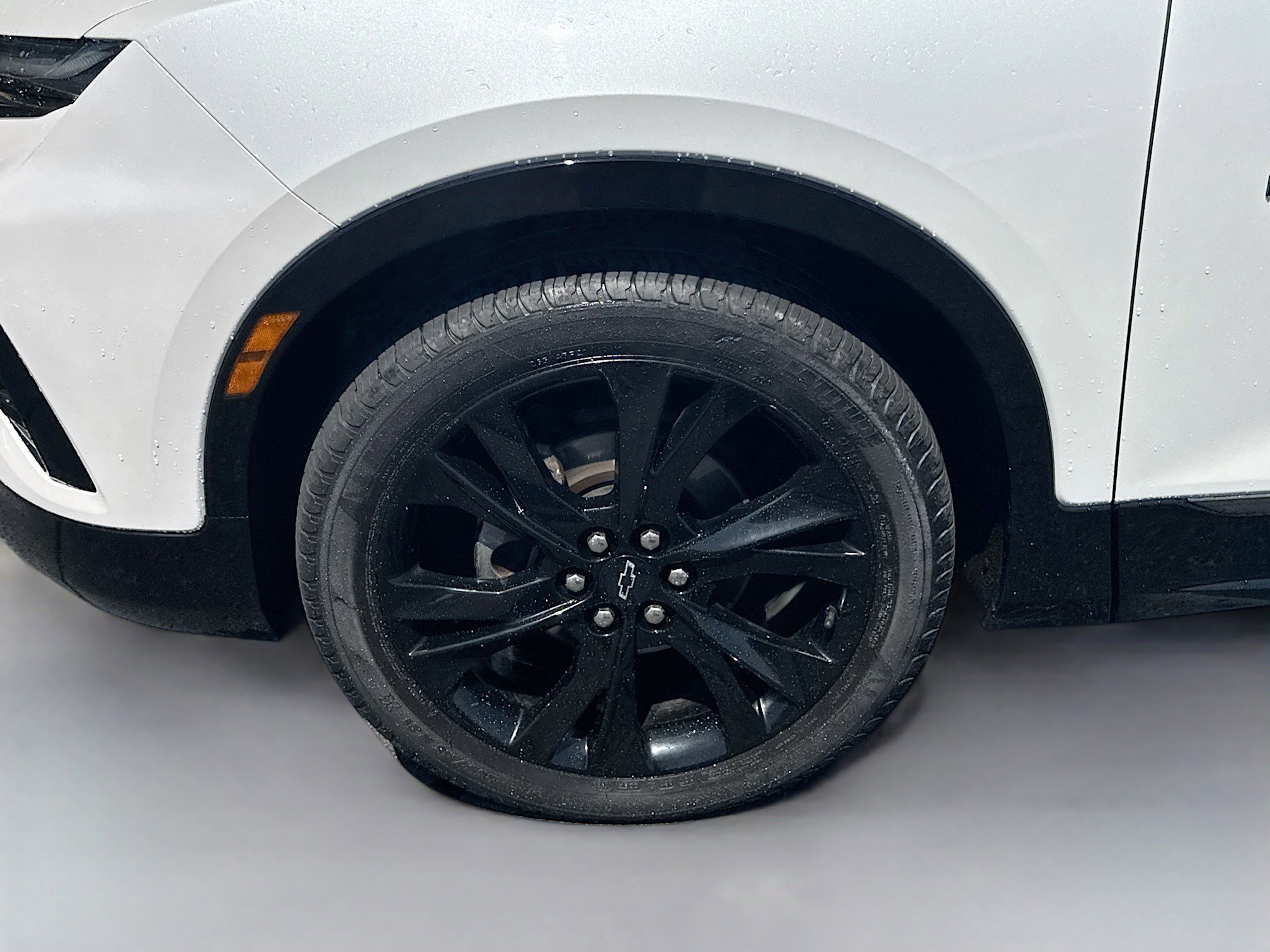 Used 2020 Iridescent Pearl Tricoat Chevrolet RS image 34