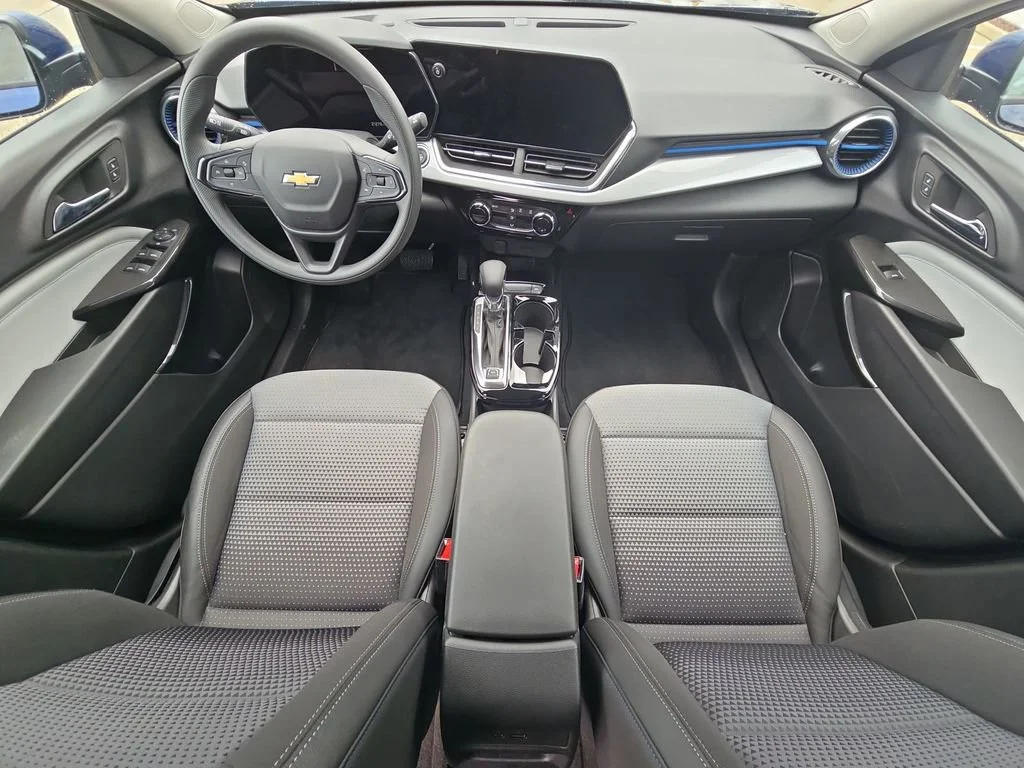 2024 Chevrolet Trax LT - Photo 21