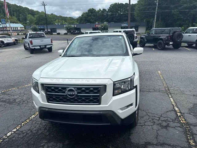 2023 Nissan Frontier SV
