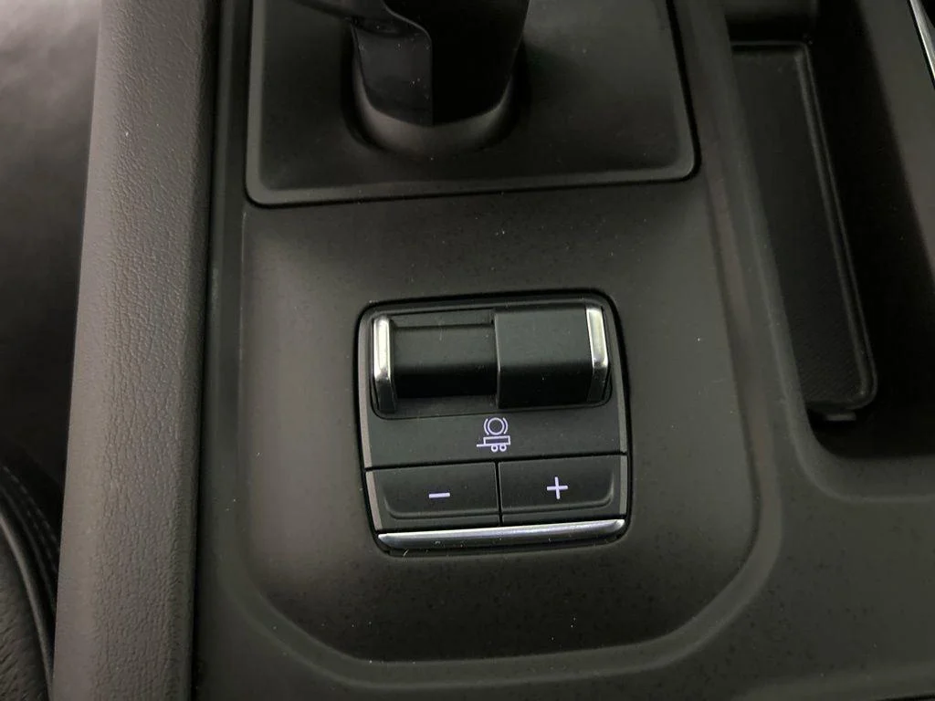 Used 2025 Onyx Black GMC Denali image 33