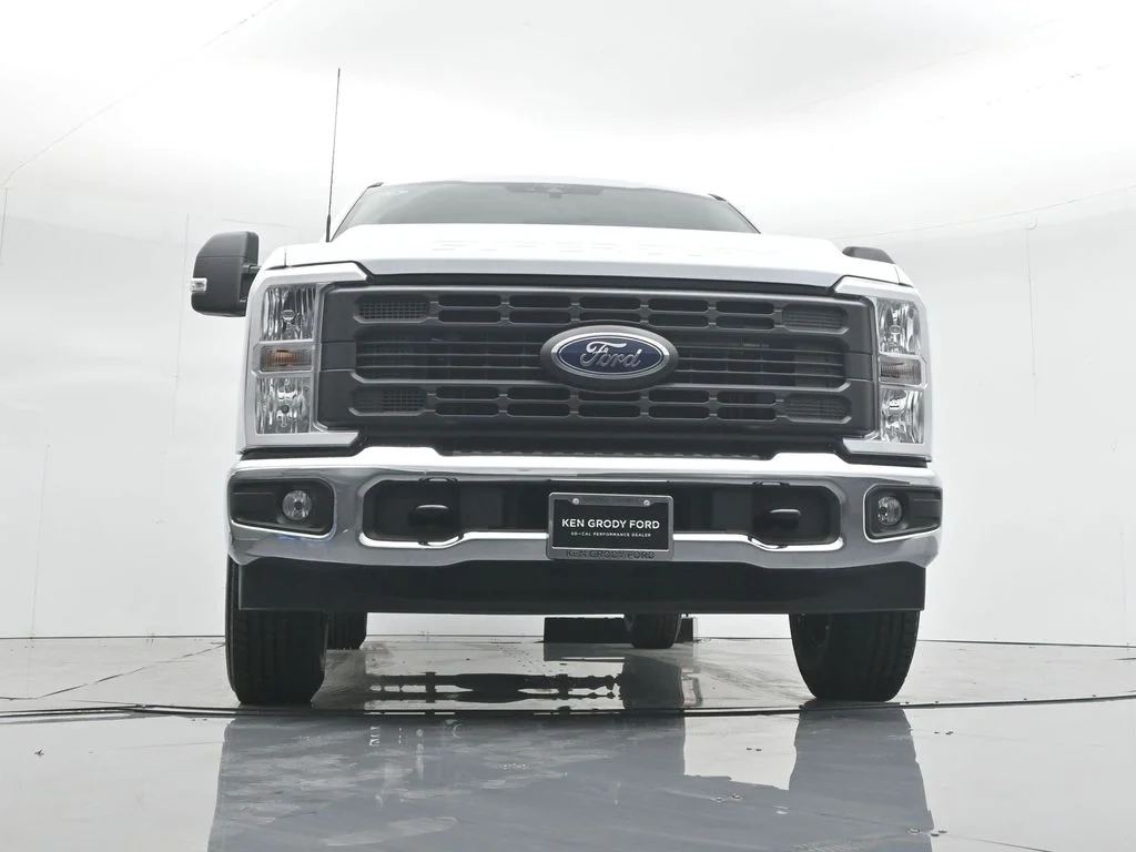 New 2026 Oxford White Ford XL image 47