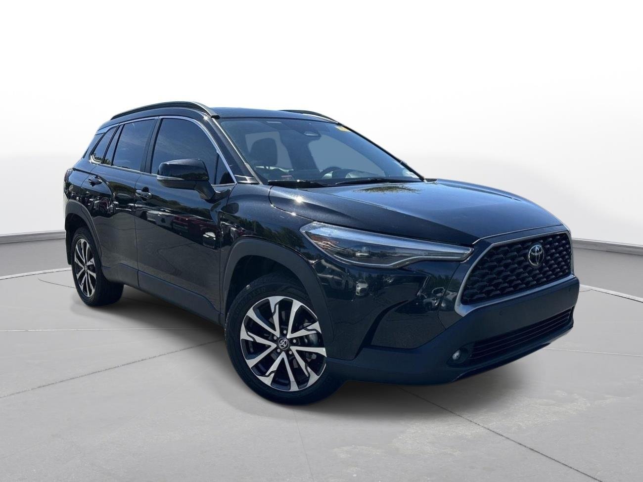 Used 2025 Jet Black Toyota XLE image 4