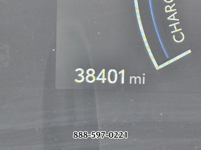 Used 2025 Ice TOYOTA SE image 30