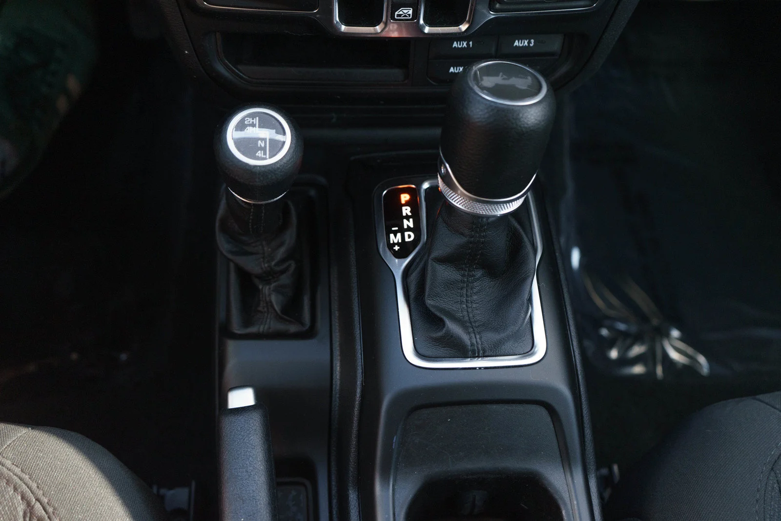 Used 2023 Bright White Clearcoat Jeep Sport S image 20
