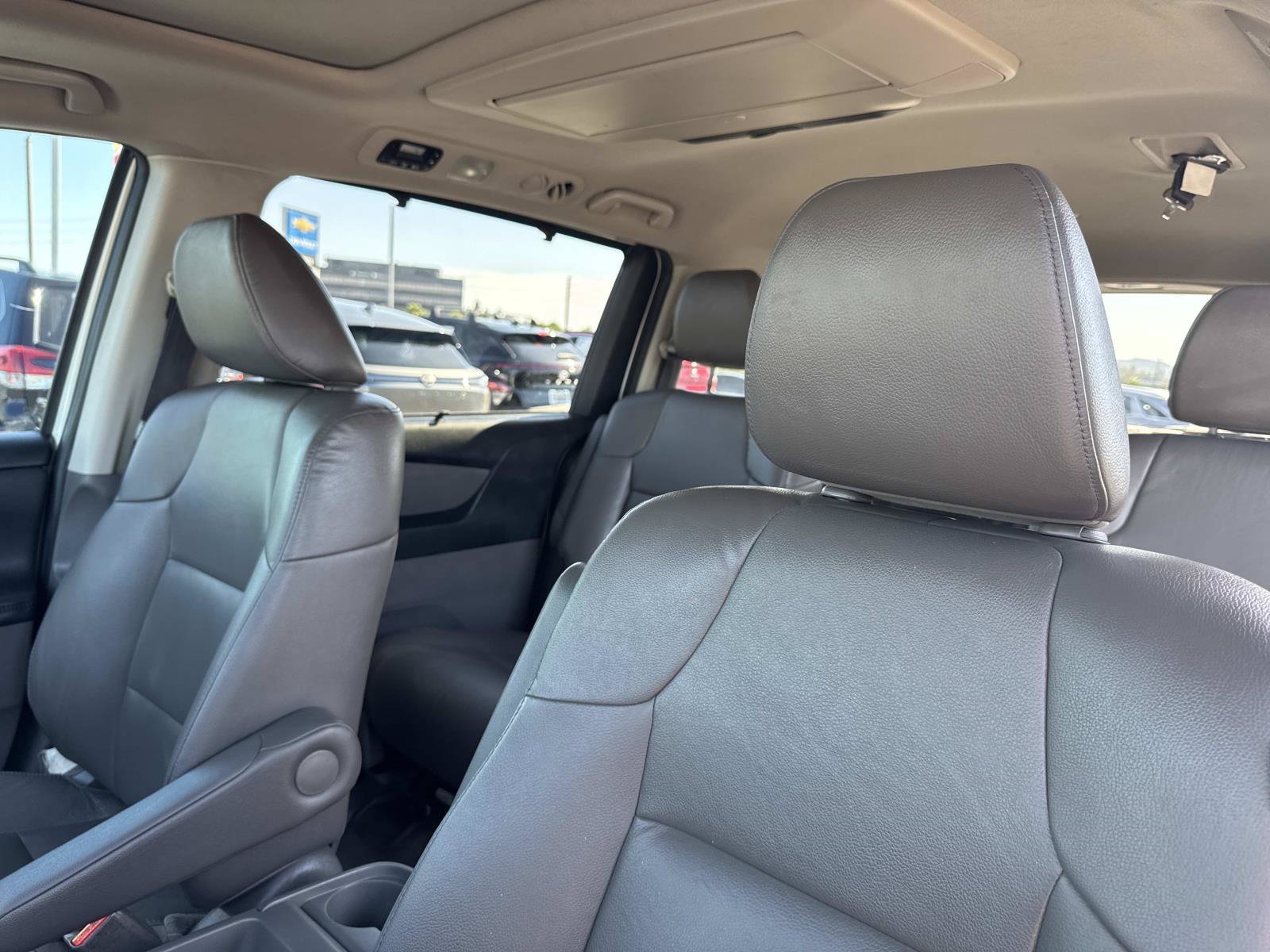 Used 2015 White Diamond Pearl Honda  image 24
