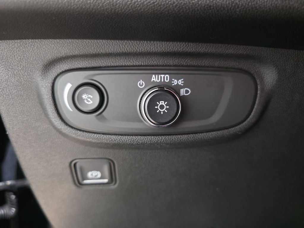 Used 2019 Ebony Twilight Metallic GMC SLE image 24