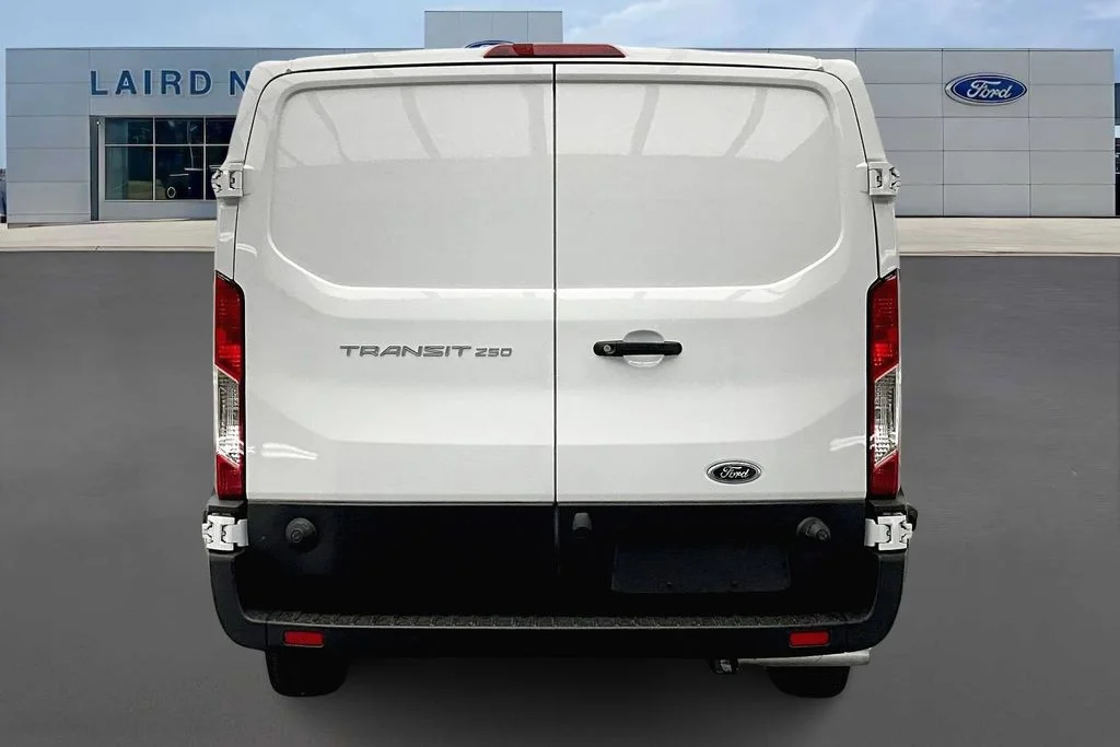 Used 2025 Oxford White Ford Base image 4