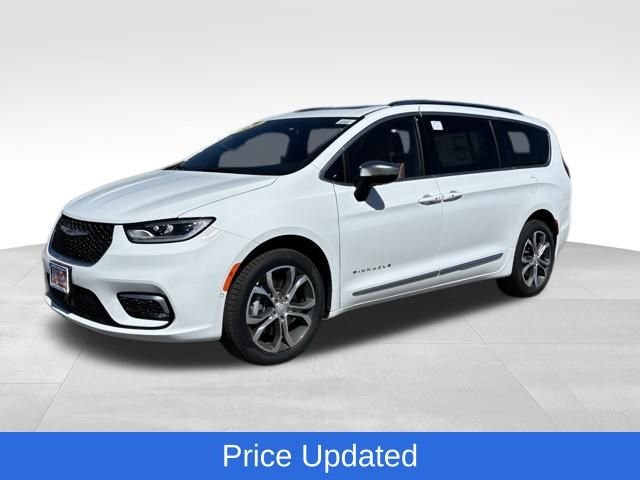 2026 Chrysler Pacifica Pinnacle AWD's photo