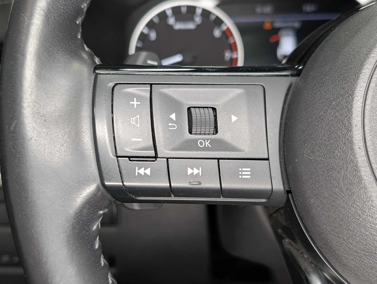 Used 2021 BOULDER GRAY PE Nissan SL image 35
